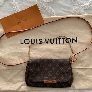 AUTHENTIC Louis Vuitton: Monogram Canvas Clutch
